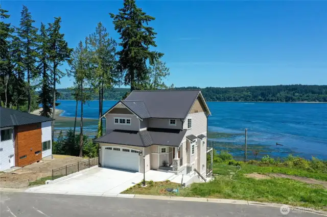 Enjoy magnificent views of Colvos Passage, Mt. Rainier and Vashon Island all year round.