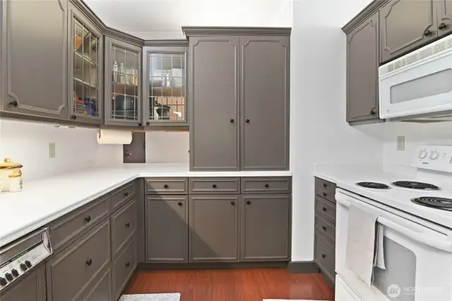 All appliances stay!