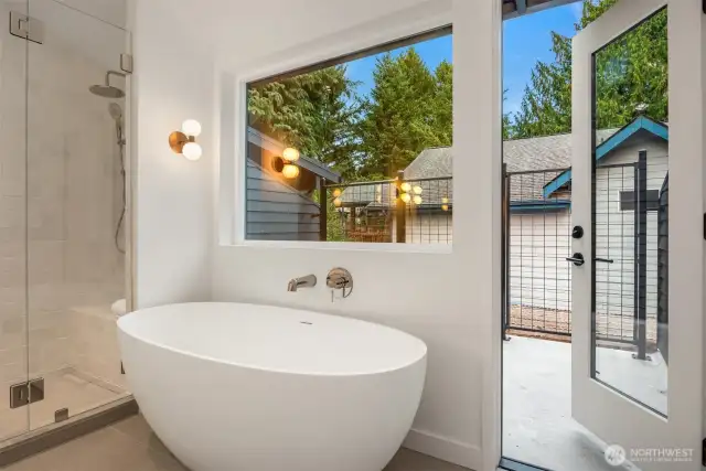 Even the tub has it's own deck.