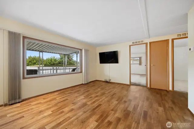 Second living area