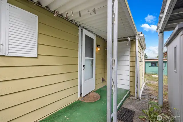 Back entry way into the mudroom.