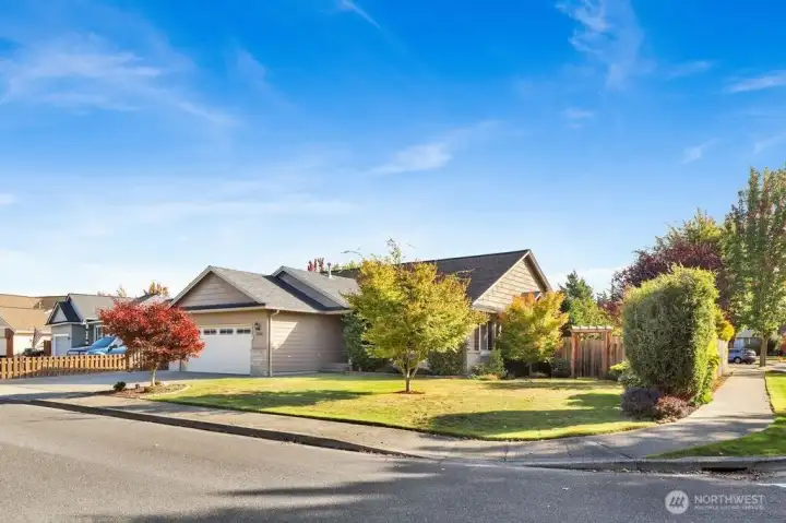 Large corner lot in cul-de-sac.