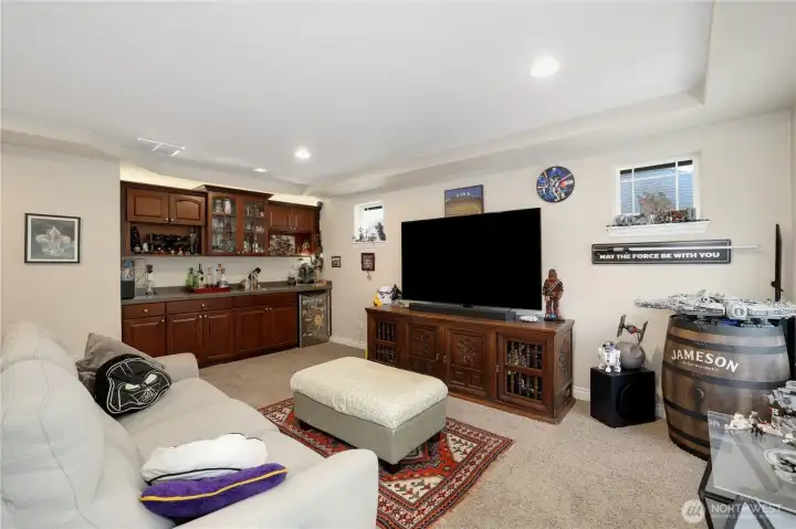 Upstairs bonus/family room with wet bar