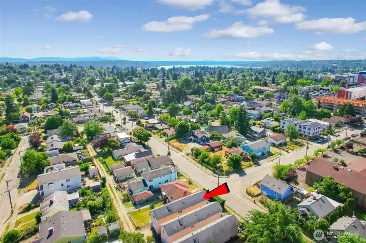 View looking east toward Lake Washington and Mount Rainier
