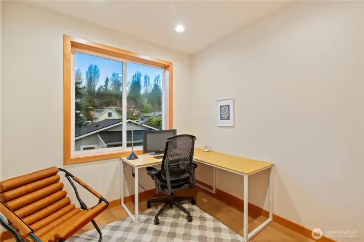 Third bed on the upper level.