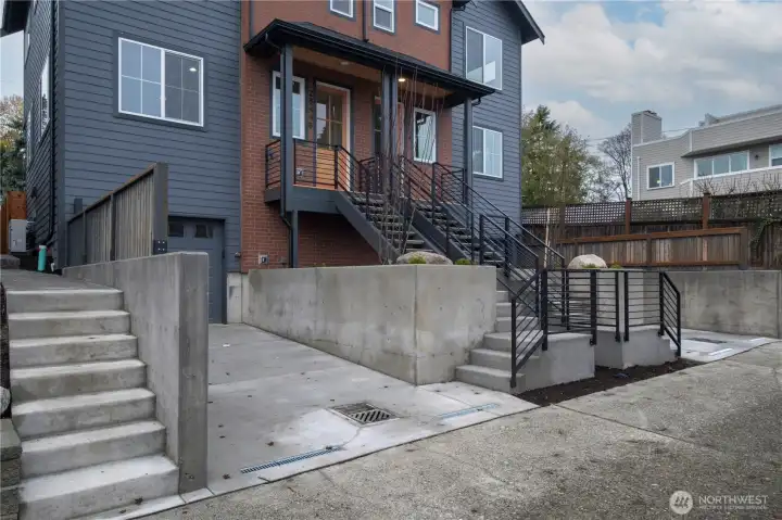 Walk to Bayview Park, Magnolia Elementary, and Redmill.