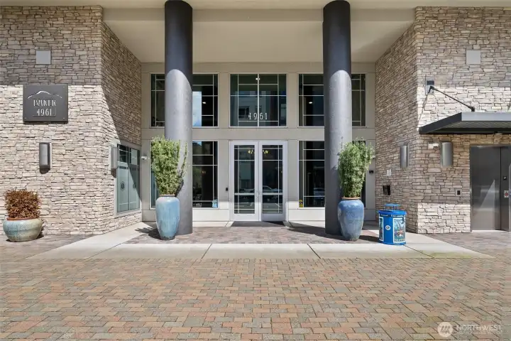 Baker Condominiums has a gracious entry to the building that the homeowners take pride in.