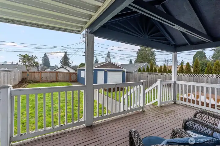 Nice Private relaxing area.