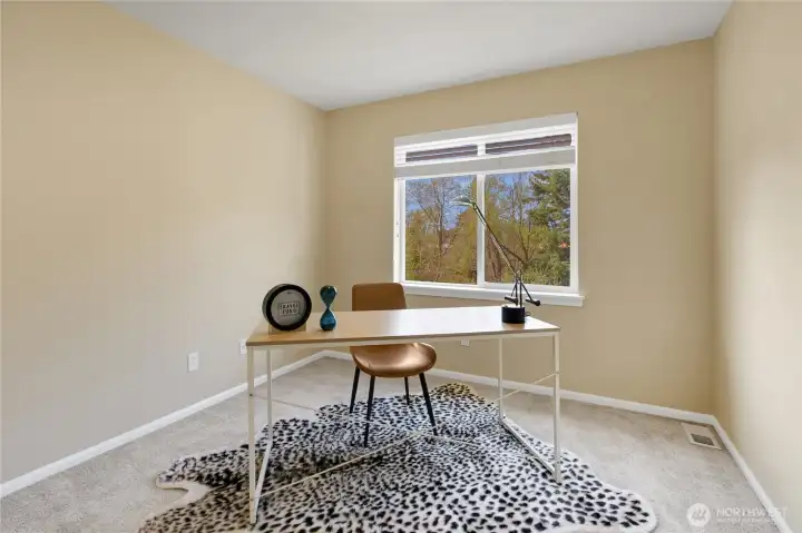 Versatile 4th bedroom/home office with flexible use Versatile 4th bedroom/home office with flexible use
