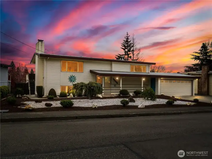 Located in a great neighborhood, this home will not dissapoint.