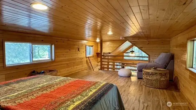 LOFT/GREAT SPACE FOR EXTRA BEDROOM, OFFICE AREA OR STORAGE