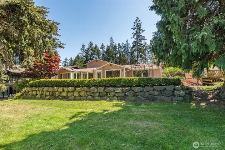 Privacy & Golf Course Frontage