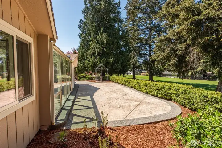 View-oriented Patio