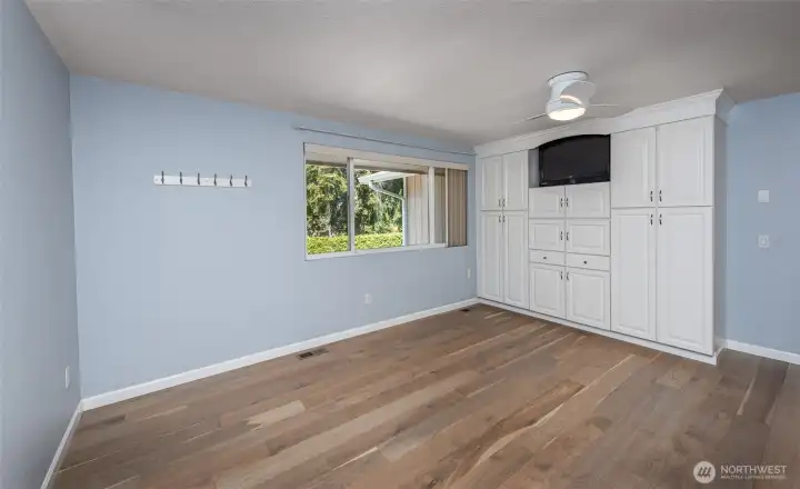Primary Ste - Main level NW of Home - Built-ins
