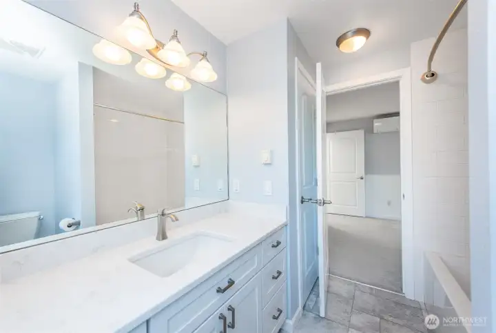 Guest Ensuite Bath - Upper Level