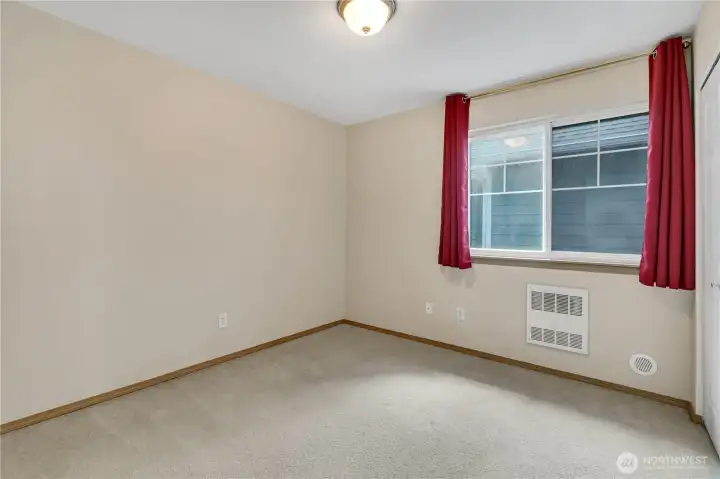 Second bedroom.