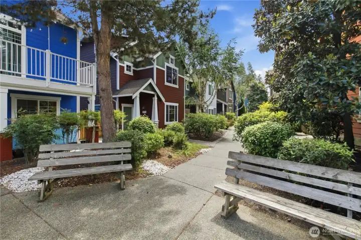 Beautifully maintained common areas in community.