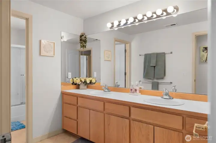 Main Floor Full Bath
