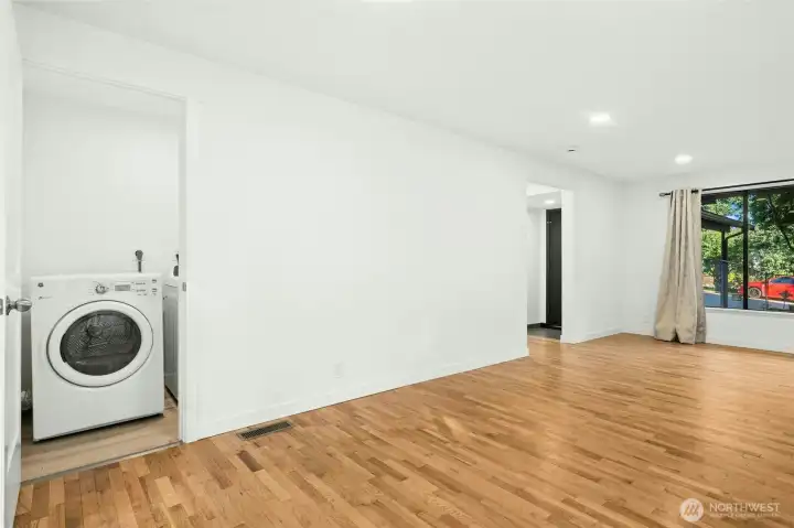 Dining area with utility closet for washer and dryer