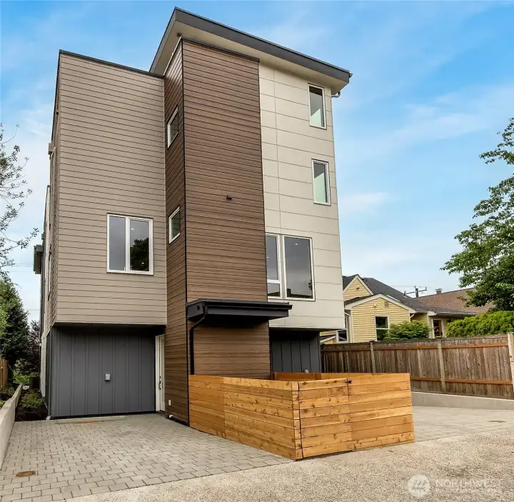 Rear Entry & Parking Rear Entry & Parking