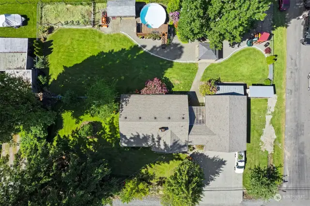 ~Aeriel view of Top of well laid out property~