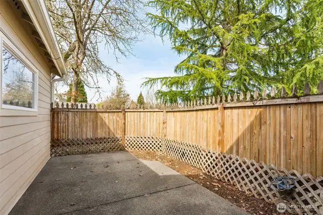 Private outdoor space off the entry/greatroom with garden irrigation.