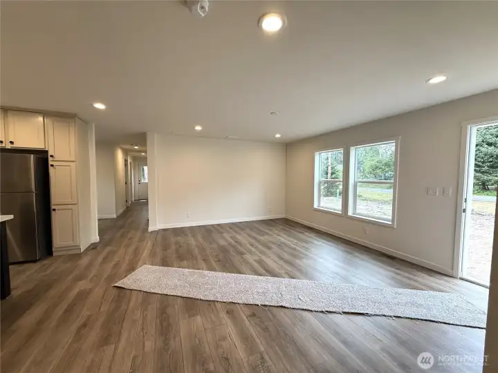 OPEN LIVING & KITCHEN