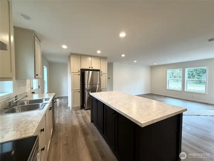 LARGE KITCHEN ISLAND