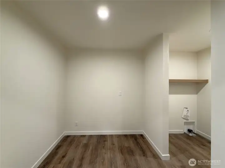 BONUS ROOM AND LAUNDRY ROOM