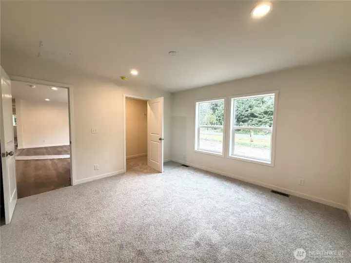 PRIMARY BEDROOM WITH WALKING CLOSET