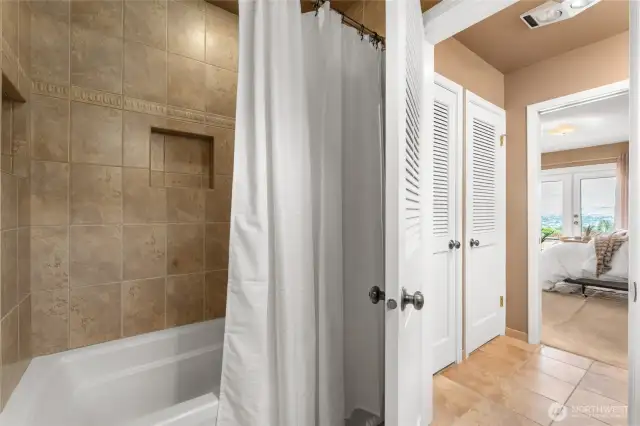 Primary Bath/Shower