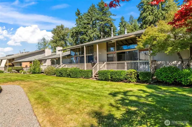 Well maintained common area right in front help keep your value UP.