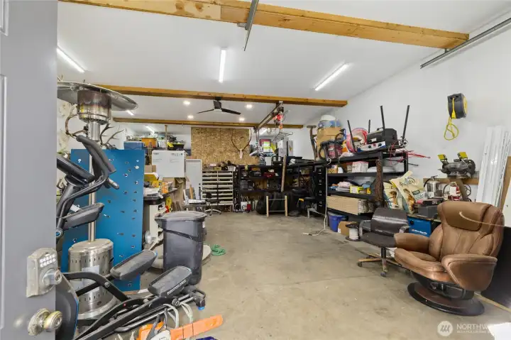 Huge 24 x 30 Shop great for parking cars, toys, working on projects and more!