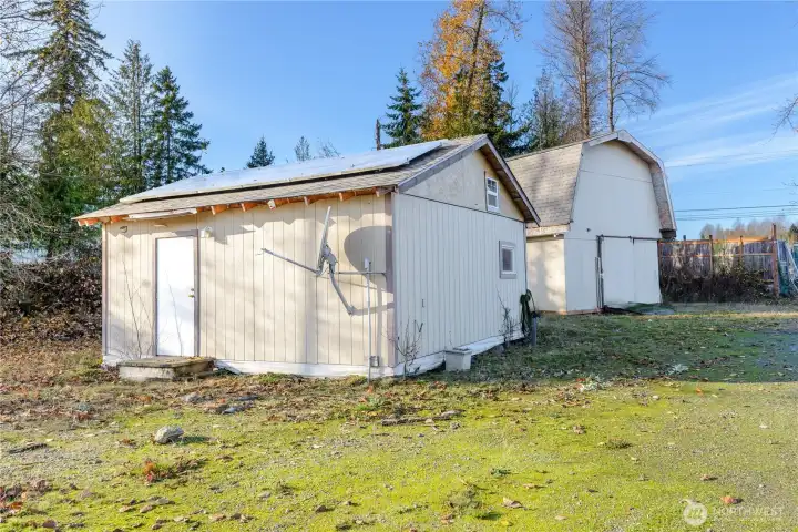 Additional outbuilding Could be a great hobby space