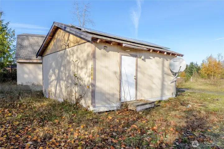 Outbuilding with Electicity
