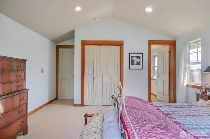 The spacious room has a large closet.