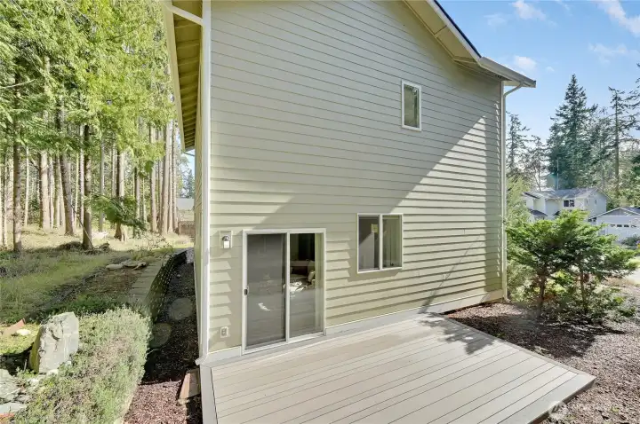 Sunny and private side porch. Sunny and private side porch.