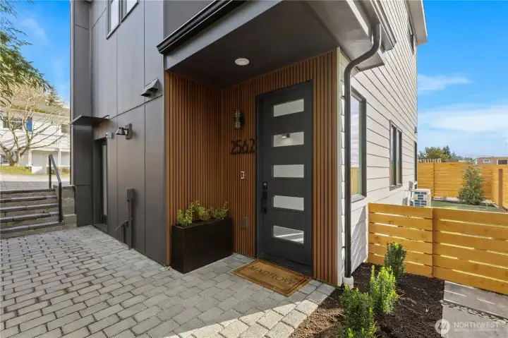 A modern residence in the heart of Magnolia