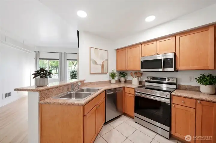 Kitchen (Virtual Staged)