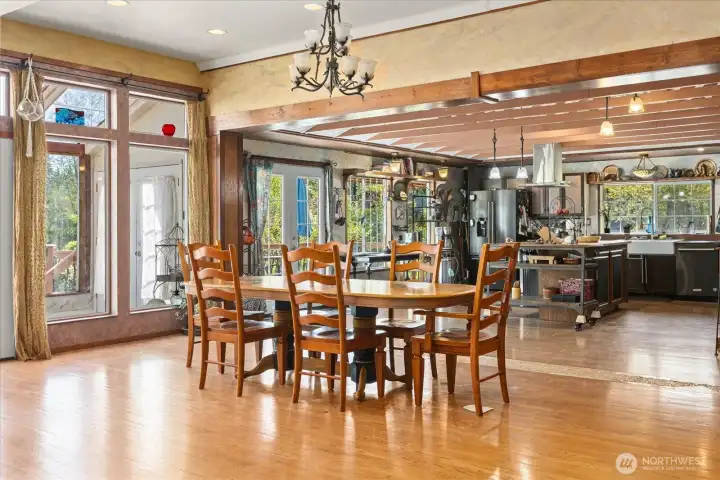 Imagine the gathers in here. Plenty of space for multiple dining tables.