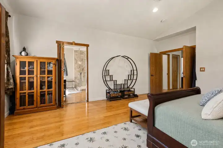 Upstairs - Primary Suite