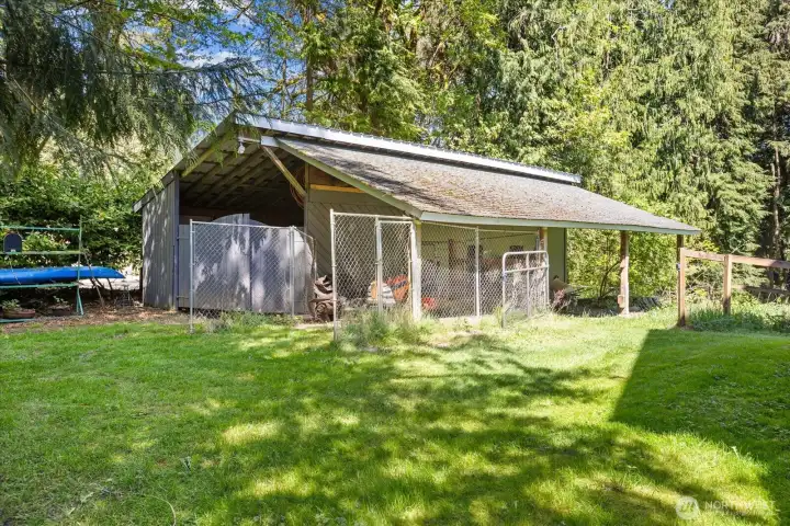 Barn - Bring the horses!