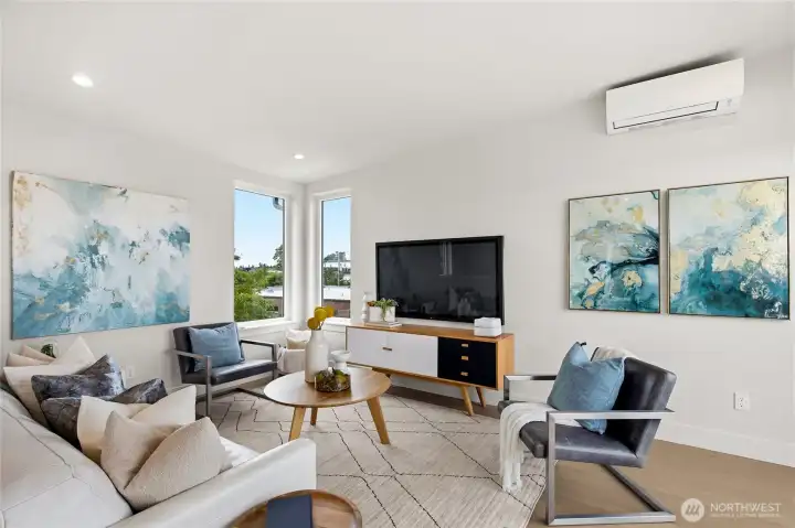 4th floor office/bonus room