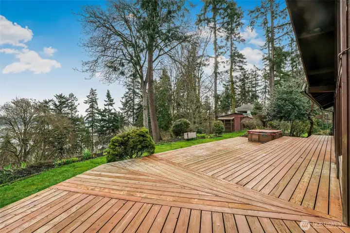 Enjoy indoor outdoor living with the views as your backdrop.