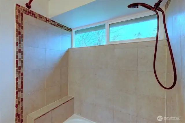 Primary tub/shower.