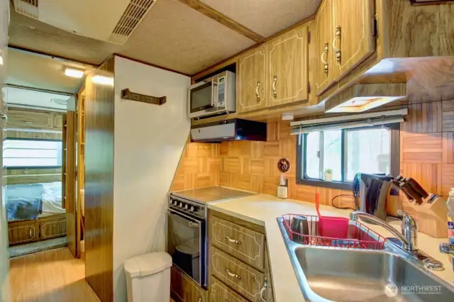 Fully functional kitchen