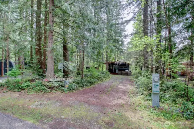 Fantastic location in The Glen at Maple Falls!