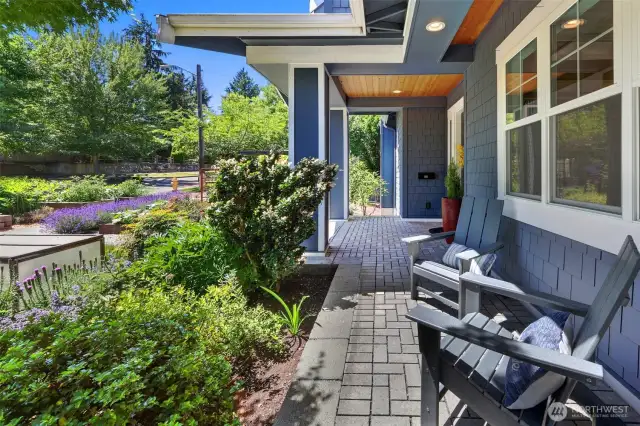 The entirely flat 6,100 square foot lot makes it easy to work and play in your yard.