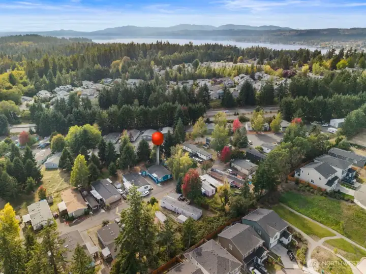 Conveniently located near shopping, hospital, and freeway for easy living in a great Silverdale location in Kitsap County.