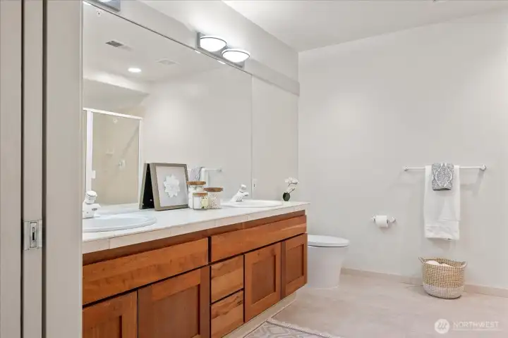 Spacious primary bath